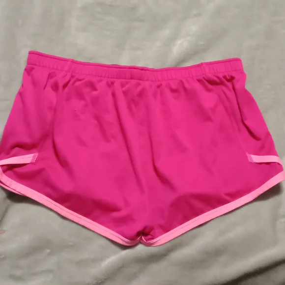 Under armor running shorts bundle medium - Picture 12 of 13